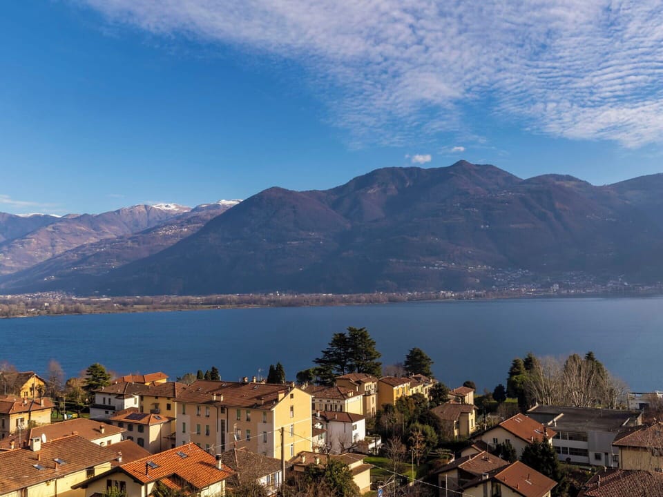 Mountain, Mountainous Landforms, Body Of Water, Hill, Mountain Range, Highland, Hill Station, Bank, Coastal And Oceanic Landforms, Ridge