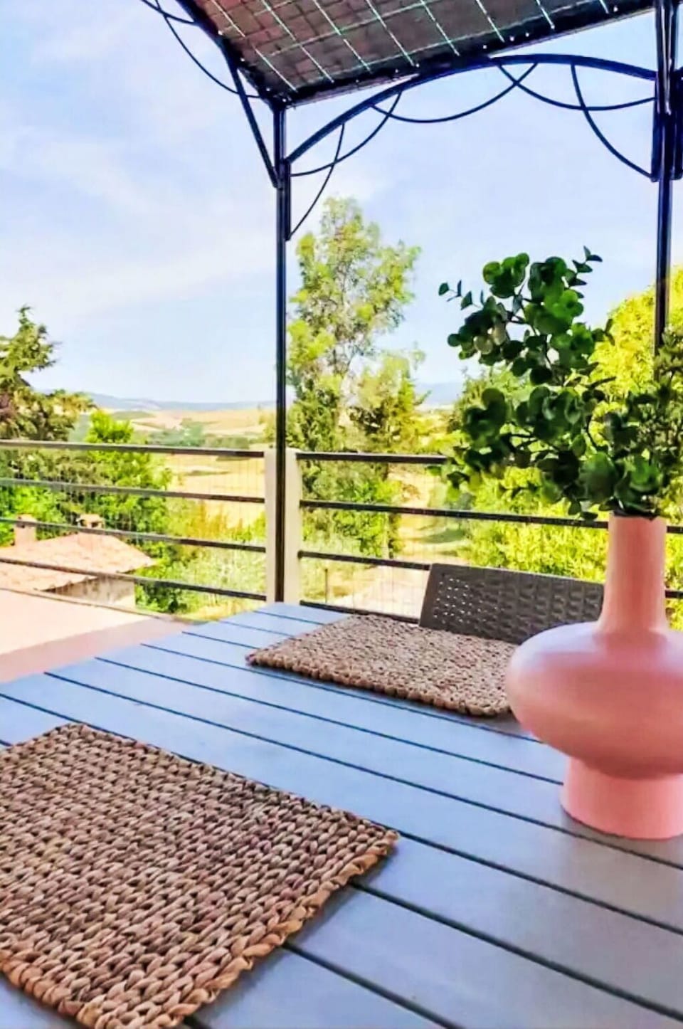 Furniture, Outdoor Furniture, Flowerpot, Garden, Shade, Wood Stain, Chair, Eco Hotel, Houseplant