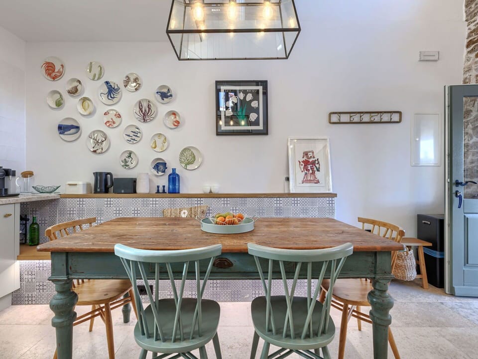 Furniture, Interior Design, Wall, Table, Chair, Wood, Kitchen & Dining Room Table, Dining Room, Ceiling, Light Fixture