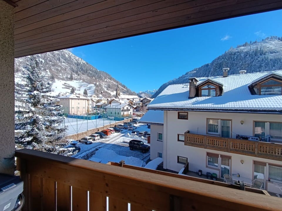 Hill, Mountain Range, Hill Station, Alps, Slope, Balcony, Valley, Mountain Village, Ridge, Winter