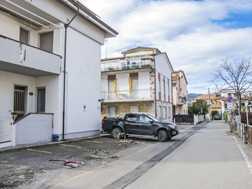 Neighbourhood, Residential Area, Home, Suburb, Balcony