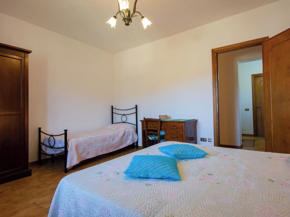 Bed, Bedroom, Interior Design, Wood, Flooring, Floor, Bed Sheet, Ceiling, Bedding, Furniture