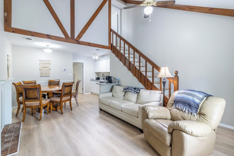 Living room with pull out sofa