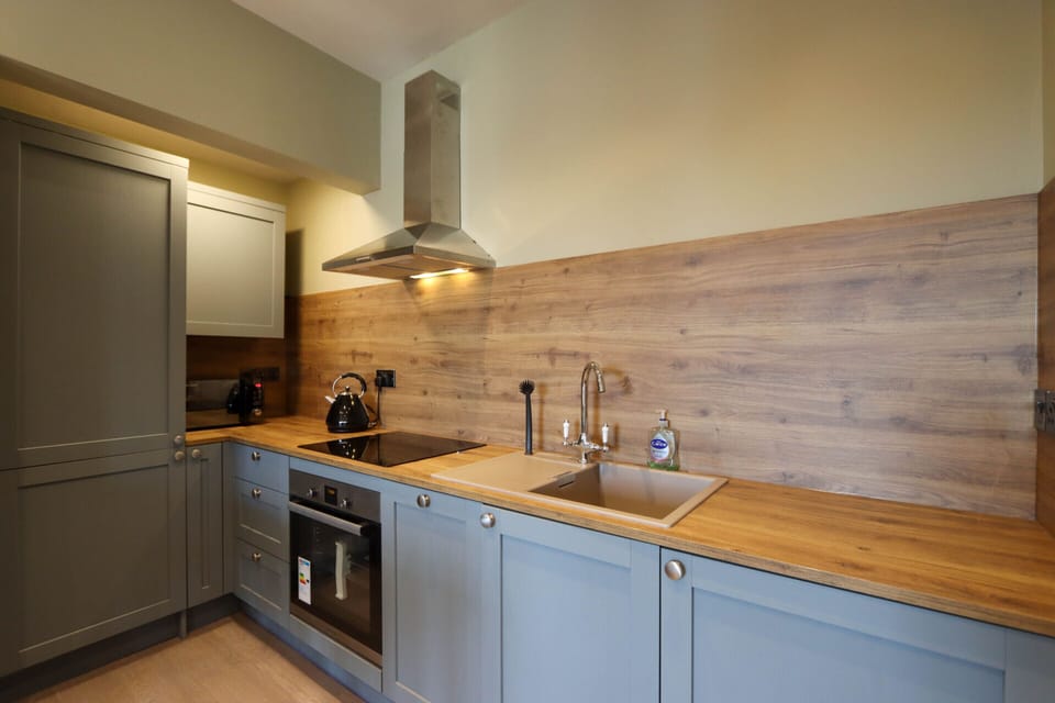 #4 Kitchen