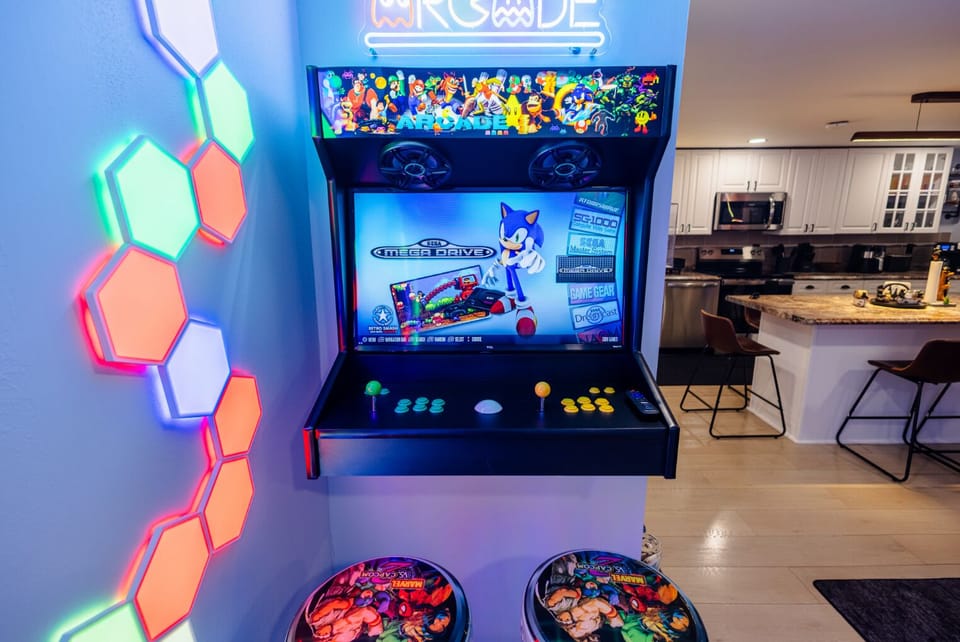 Private 80s arcade with 20,000 games — unlimited free play for all ages!
