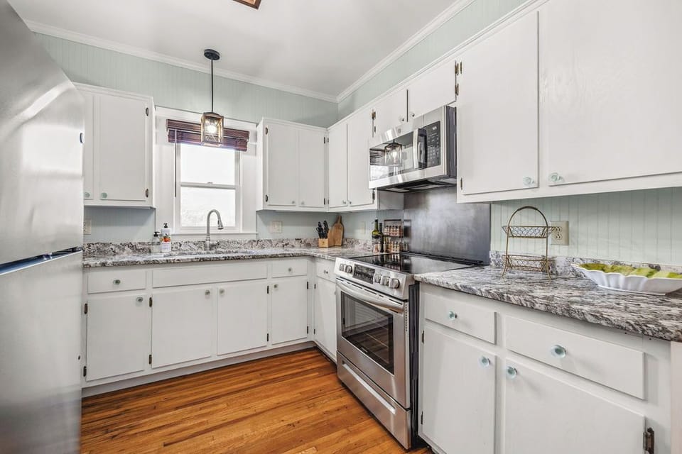 Equipped kitchen for easy meal preparation.