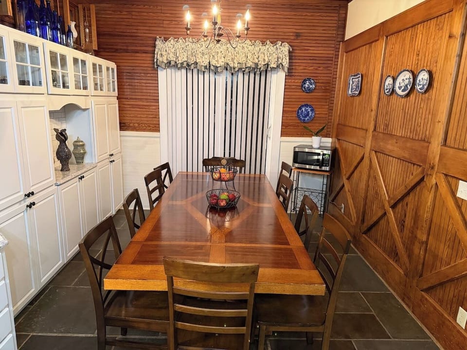 Our table can seat 10-12 guests.