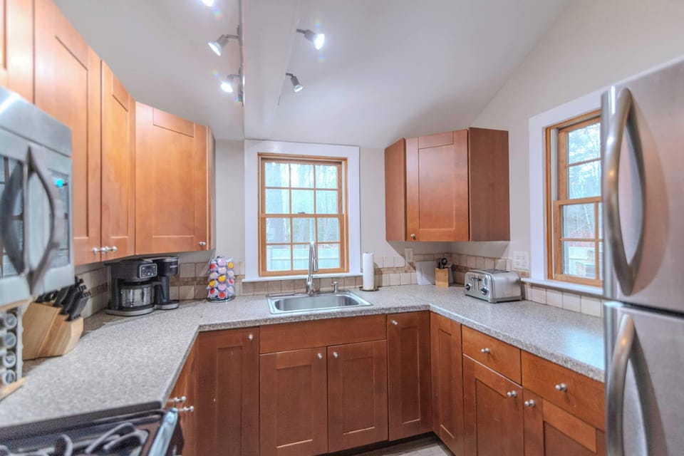 Updated kitchen with everything needed to make a great meal!