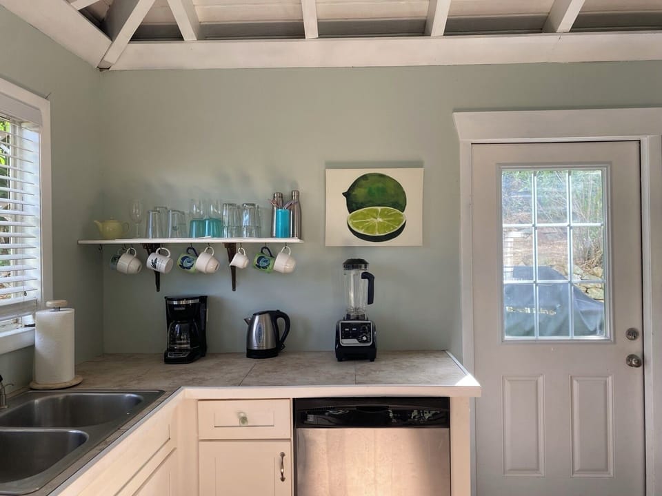 Beverage station