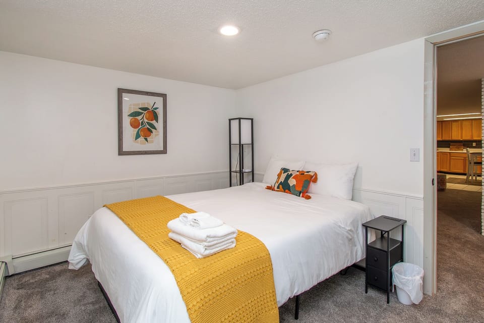 [Bedroom 3, downstairs] 