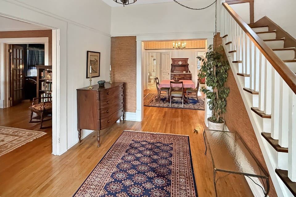 Welcome to St Elmo Bungalow