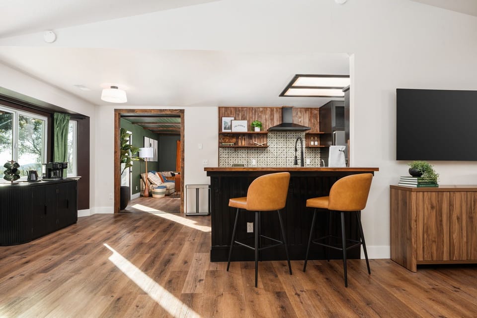 Morning rituals made easy. Brew a cup and wander into the heart of the home.