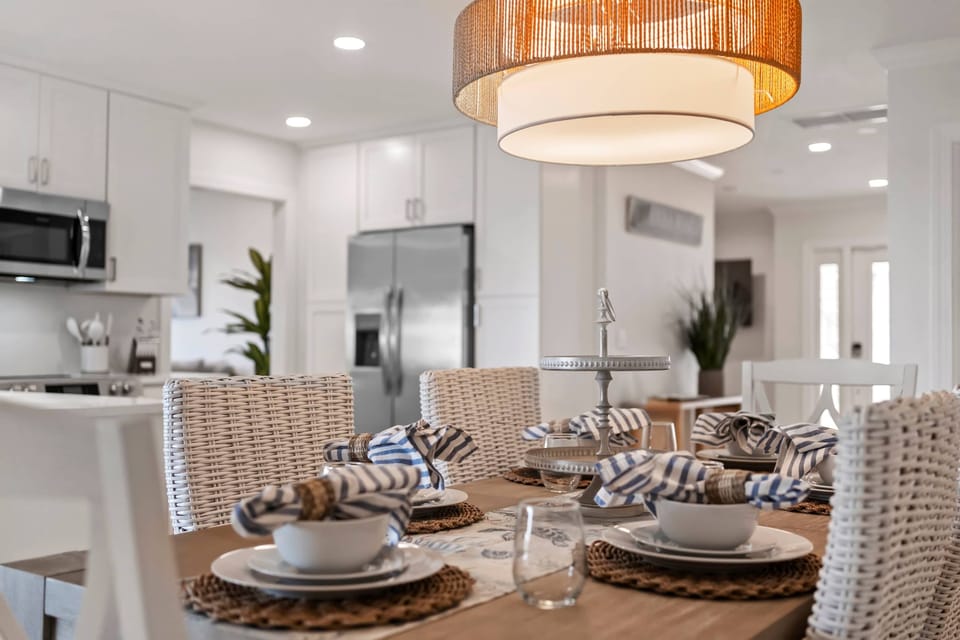 Dining Table for 6!