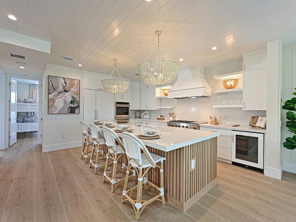 Fully Stocked Kitchen!
