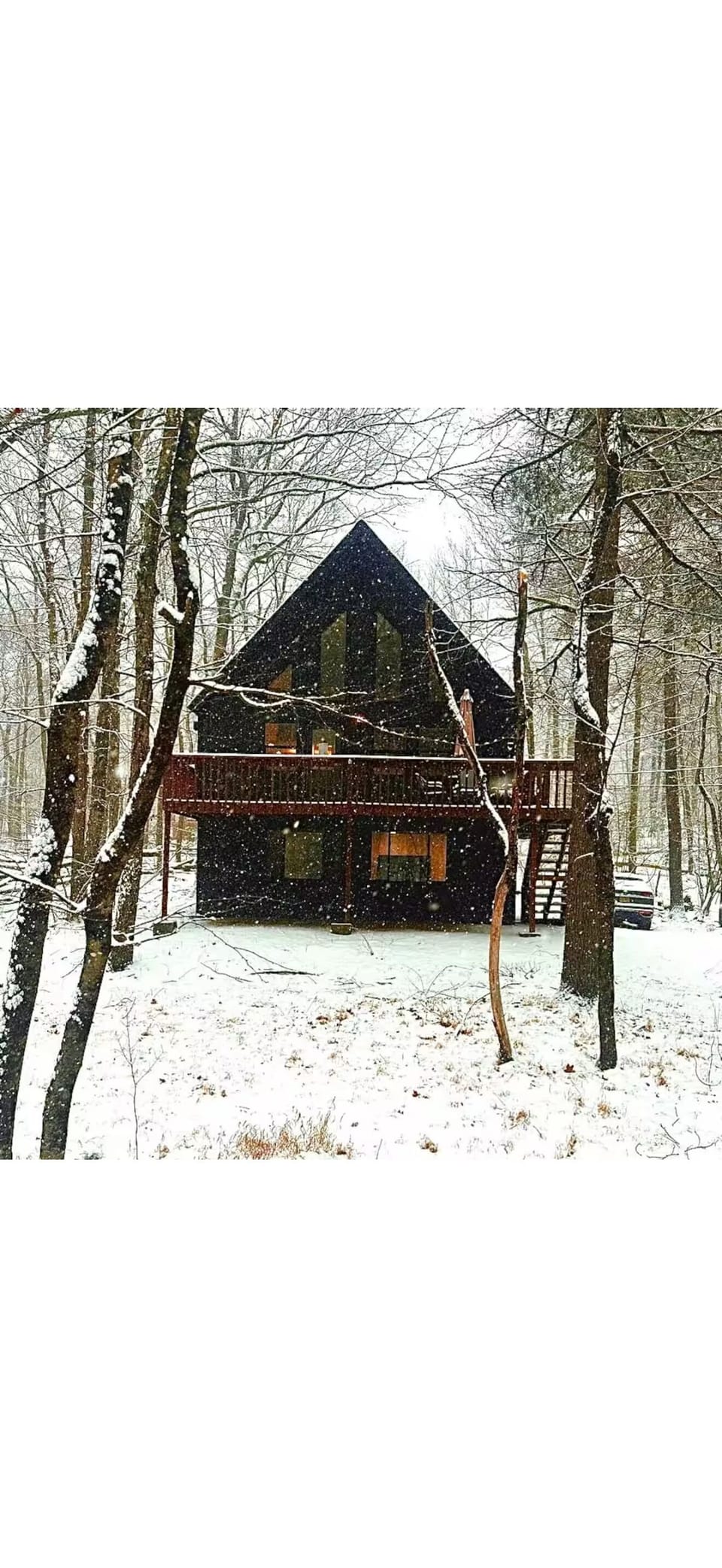 Quiet and spacious 3 floor A-Frame chalet with oversized windows and skylights