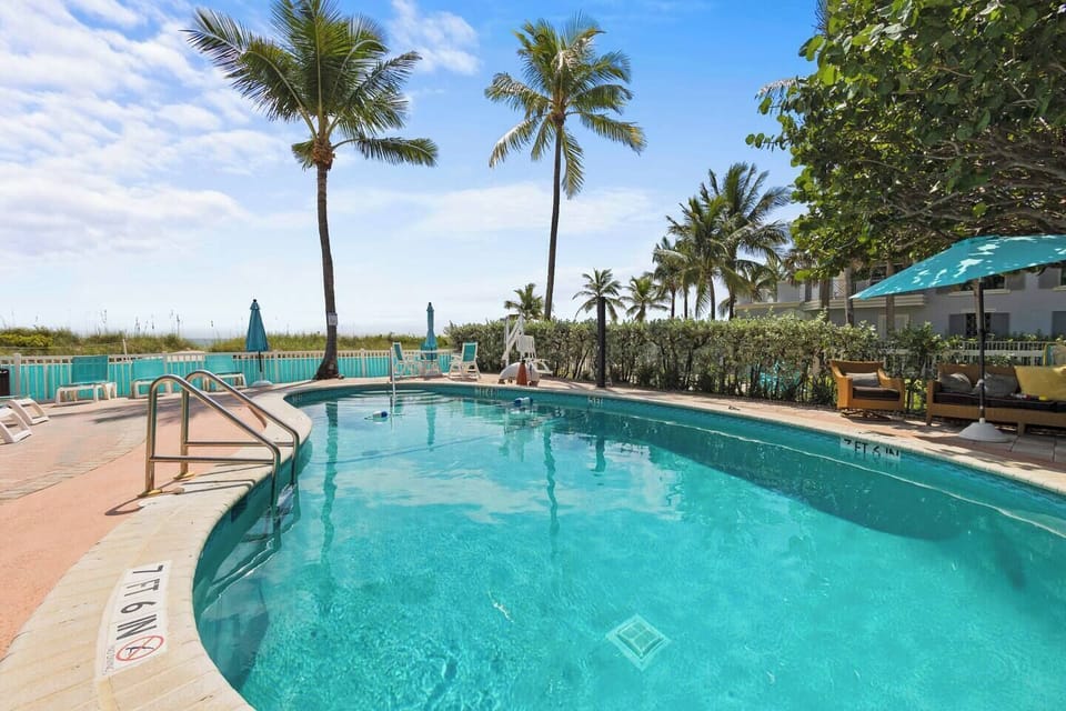 Lots of lounging accommodations to pick from 