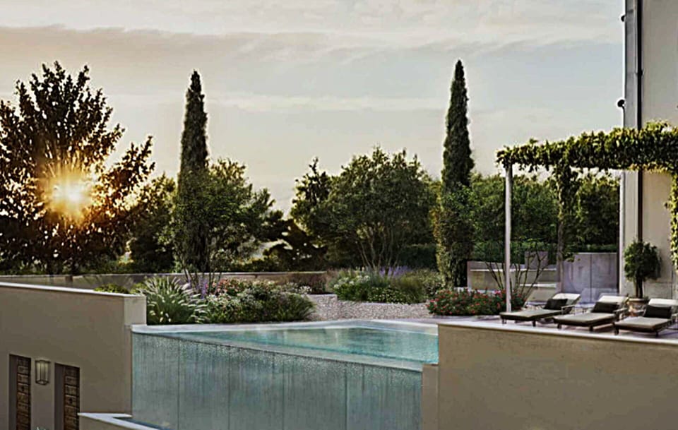 Building Exterior, Pool