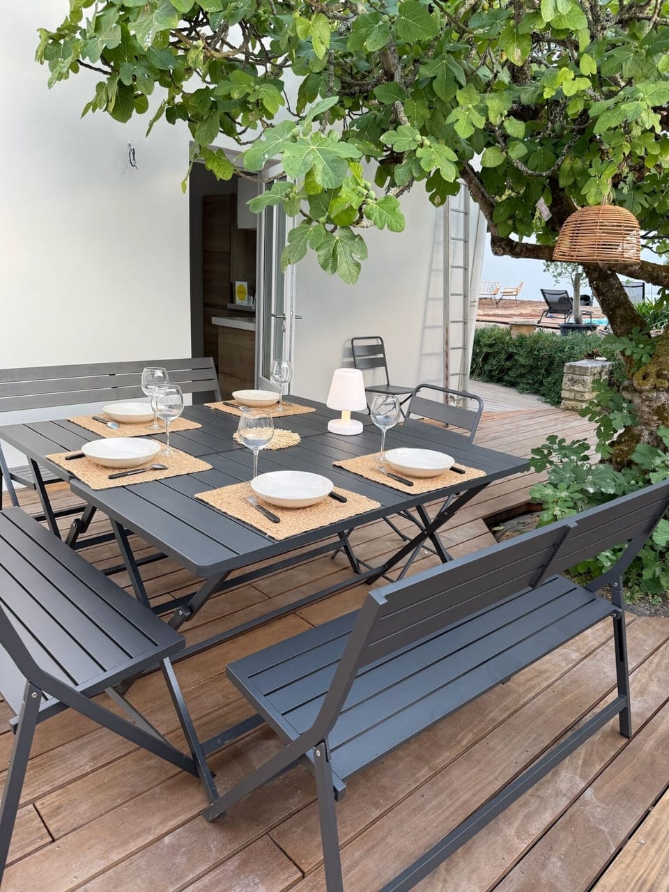 Outdoor dining