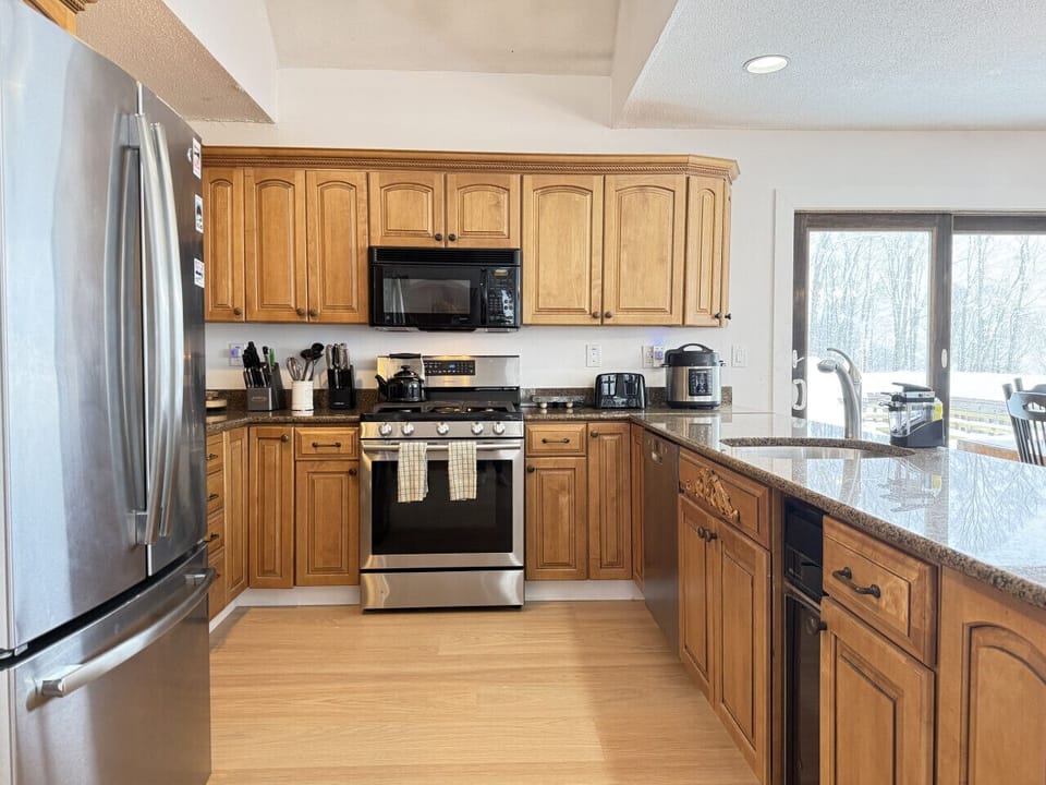 Cook with ease in our fully equipped kitchen, featuring modern appliances and all the essentials you need to feel at home.