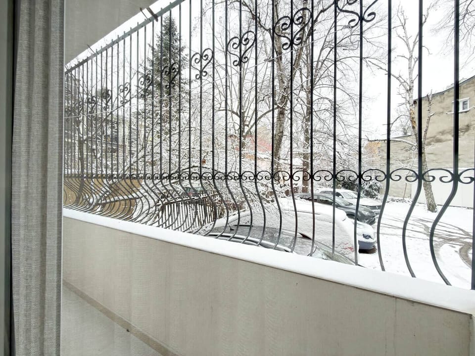 Inner courtyard with parking option – rare for the center, book now.