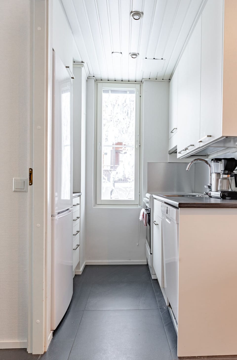 The kitchen comes fully equipped with all the dinnerware and glassware needed to host a festive dinner for family or friends.