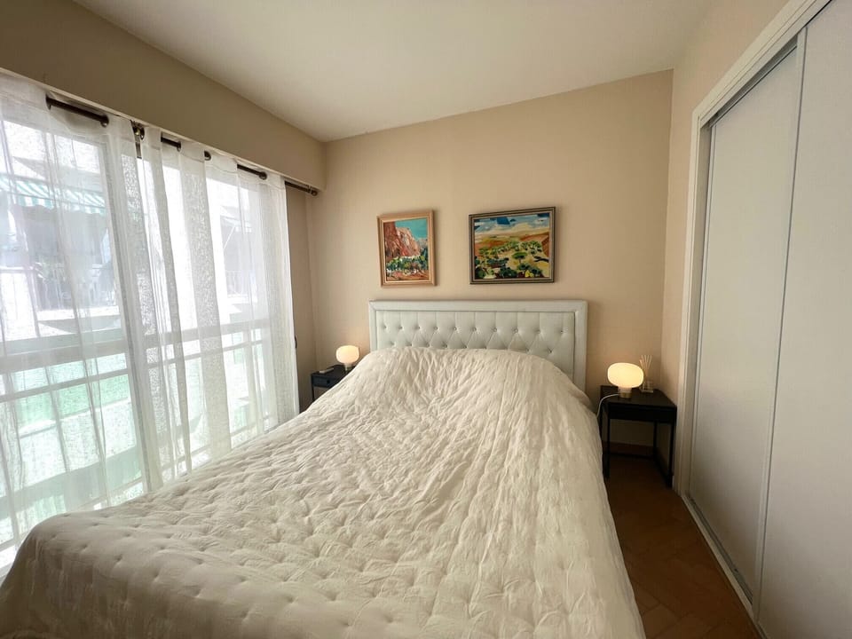 bedroom-alexandra-appartment