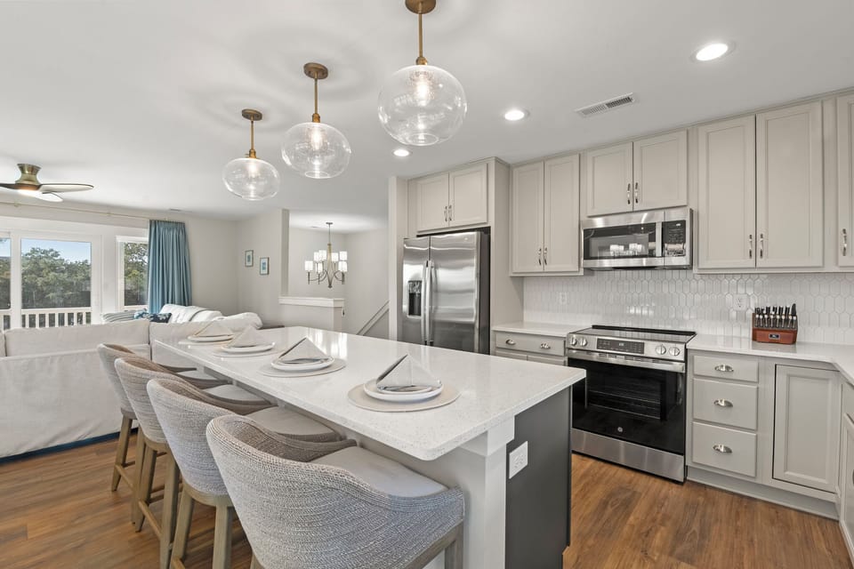 CC136: Breezy Does It | Top Level Kitchen