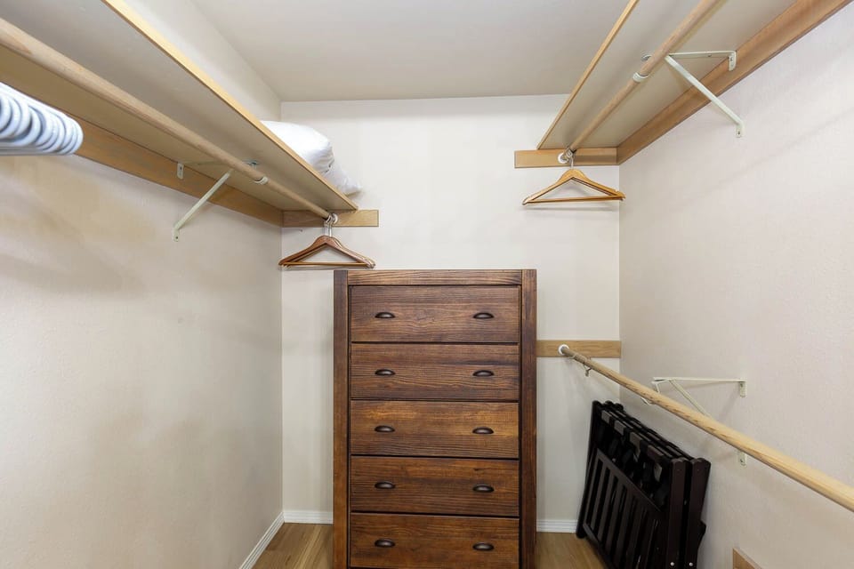 Ensuite King Bedroom - Main Level