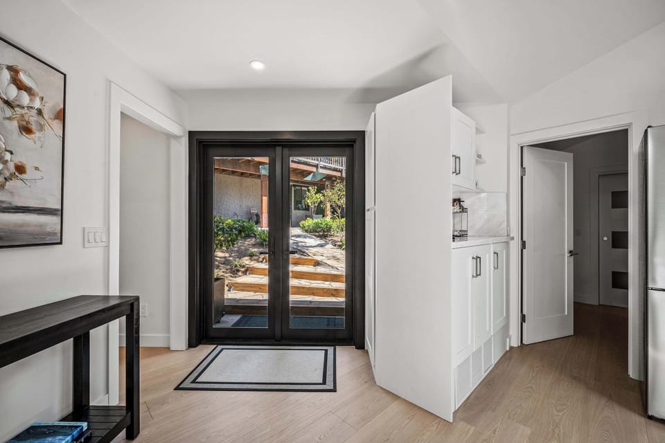 Guest unit - front entry
