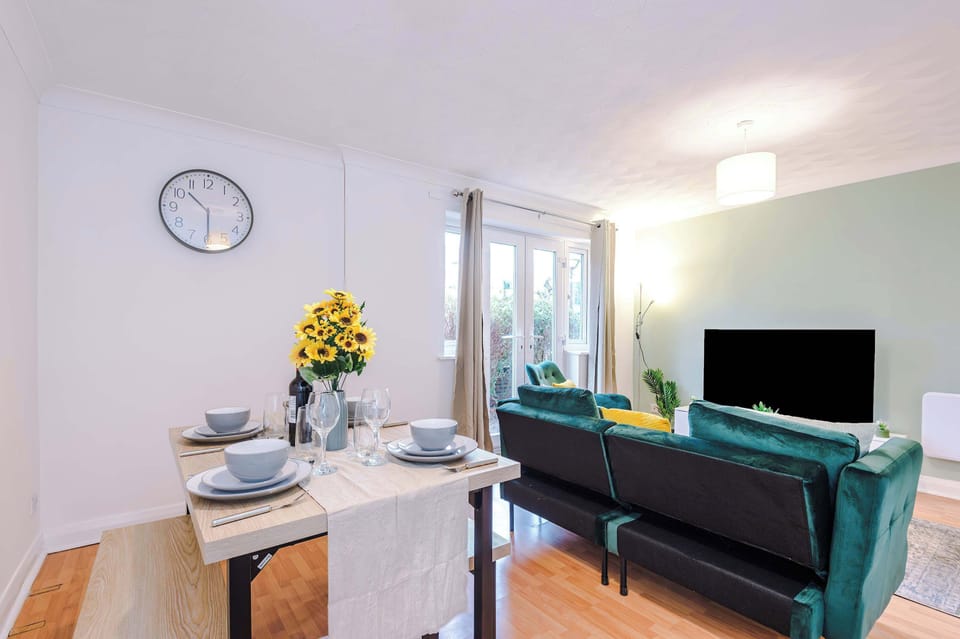 Dining Area: Sunflower charm and modern decor invite memorable meals and relaxation. Enjoy!