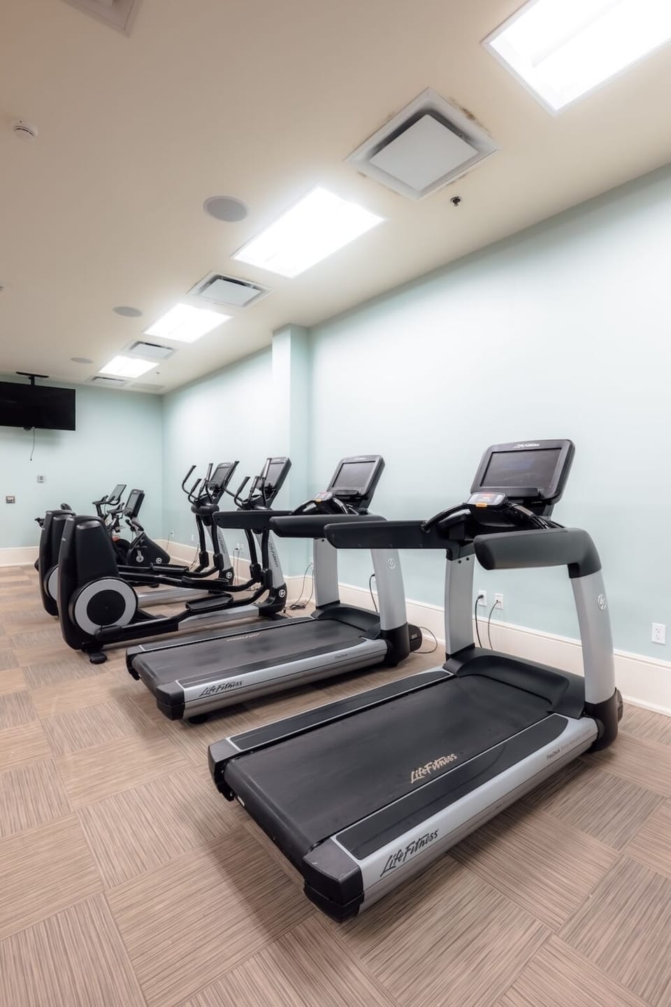 Keep your routine easy with treadmills and ellipticals ready.