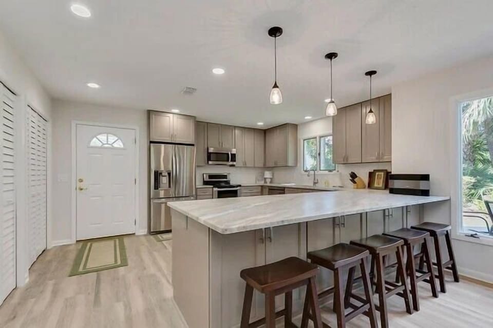 Kitchen with island
