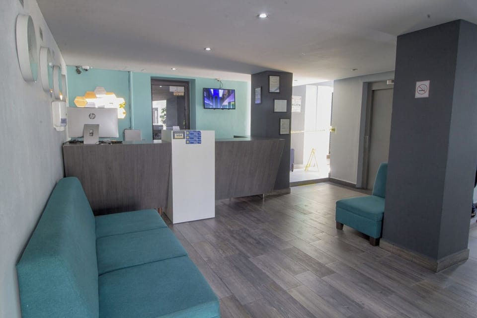 Arrive smoothly and settle in with a bright, welcoming reception.