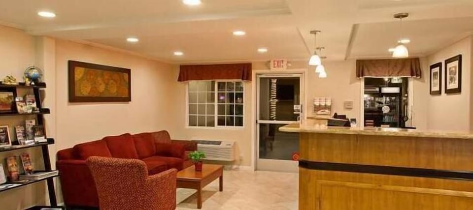 A cmfortable lobby area!