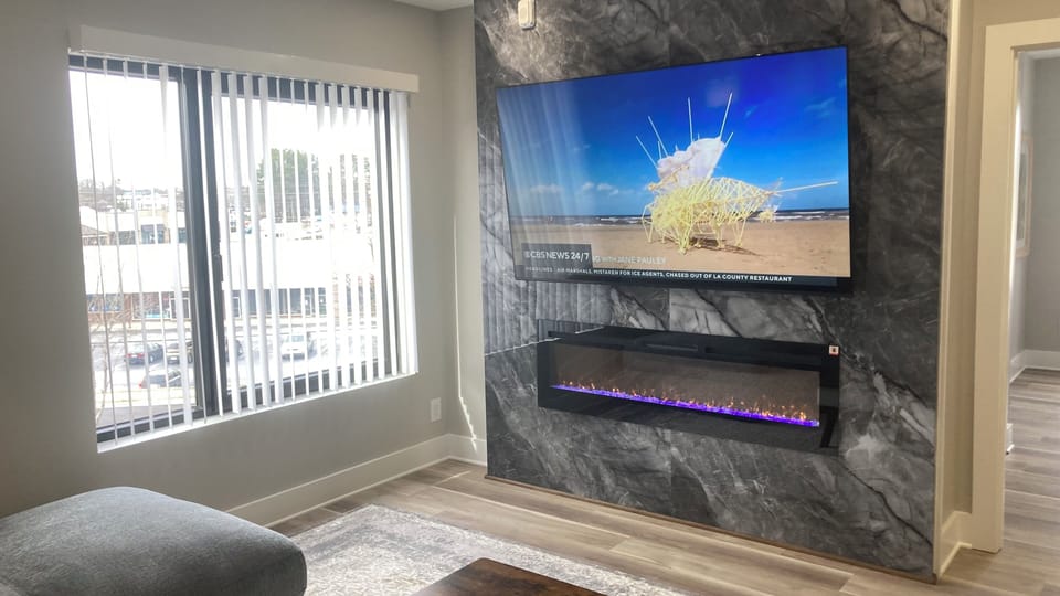 75” Smart TV