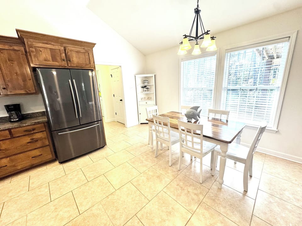 Dining Area Table and Barstools Seat 10