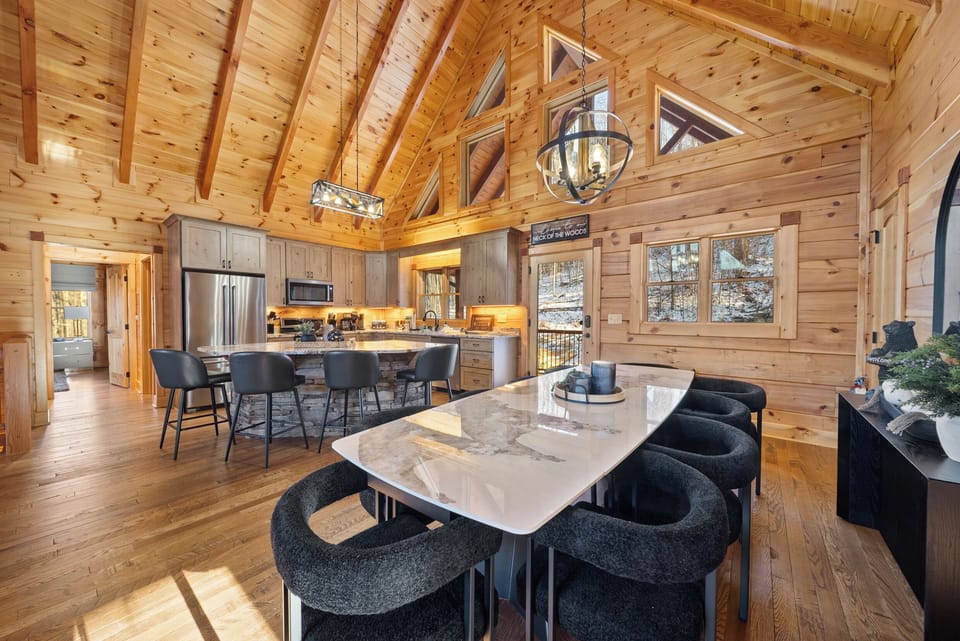 Unique Dining Table and Chairs