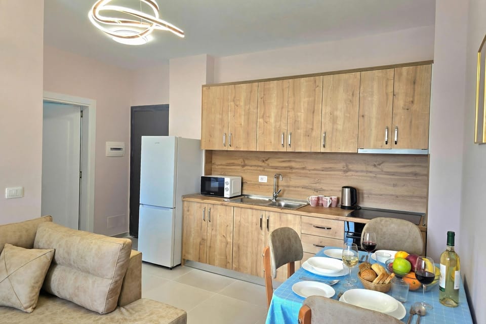 Kitchen and dining area