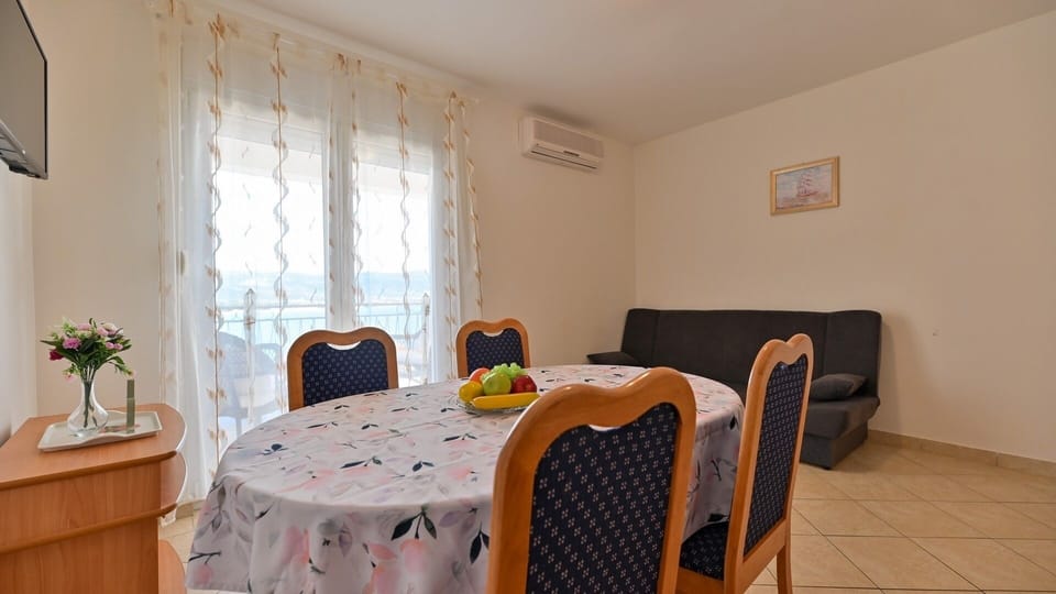 Dining room 2