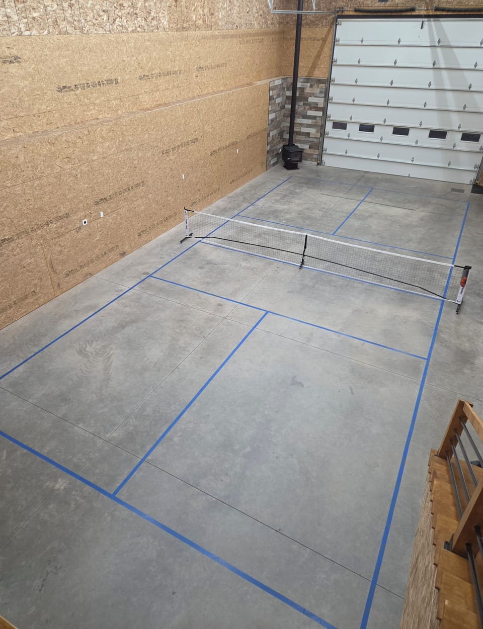 30 x 72 attached shop

**additional $75 for 1 day, $ 100 for 2 days, and $175 for 3 days** 

Offical regulation indoor Pickleball court 
20ft x 44ft 

Portable pickleball net. Move the net and have plenty of space for anything you need!