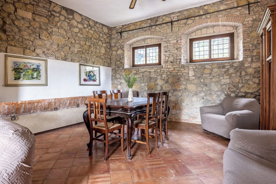 Autumn, Dining Room, Living Room, Spring, Summer