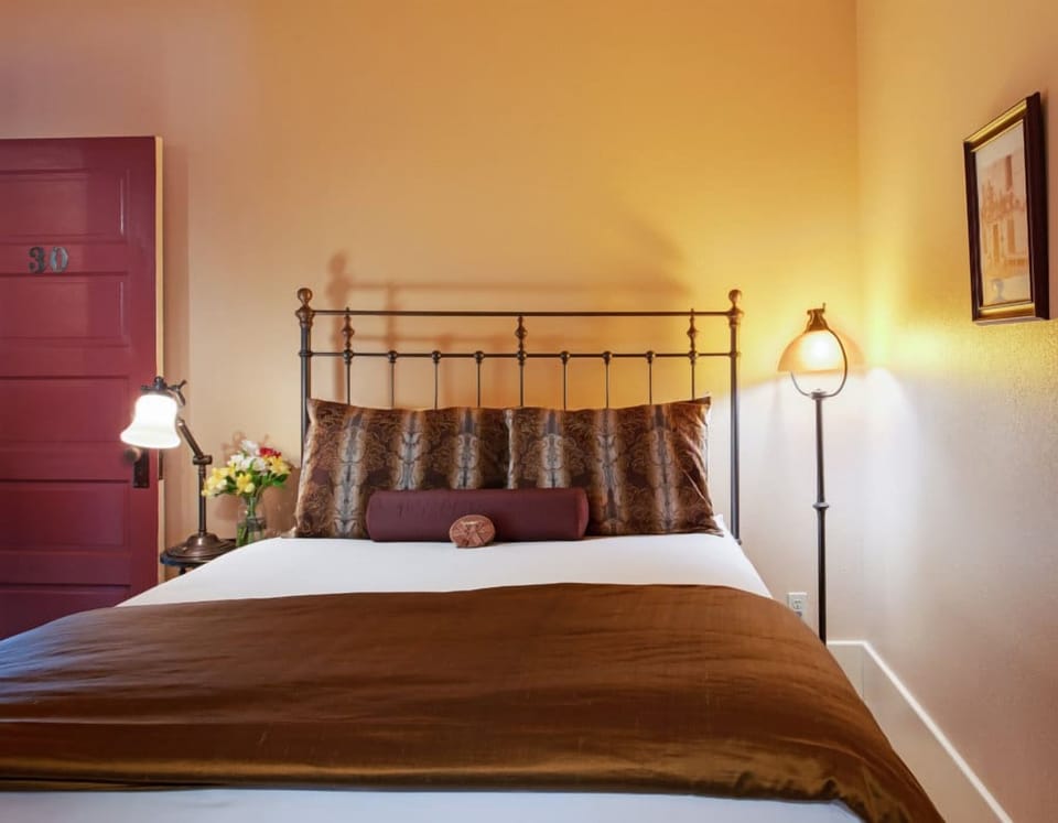 Unit with Queen size bed