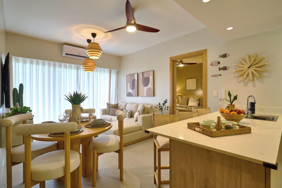 Dining Nook: Bright and airy space with modern decor, perfect for meals and relaxation!