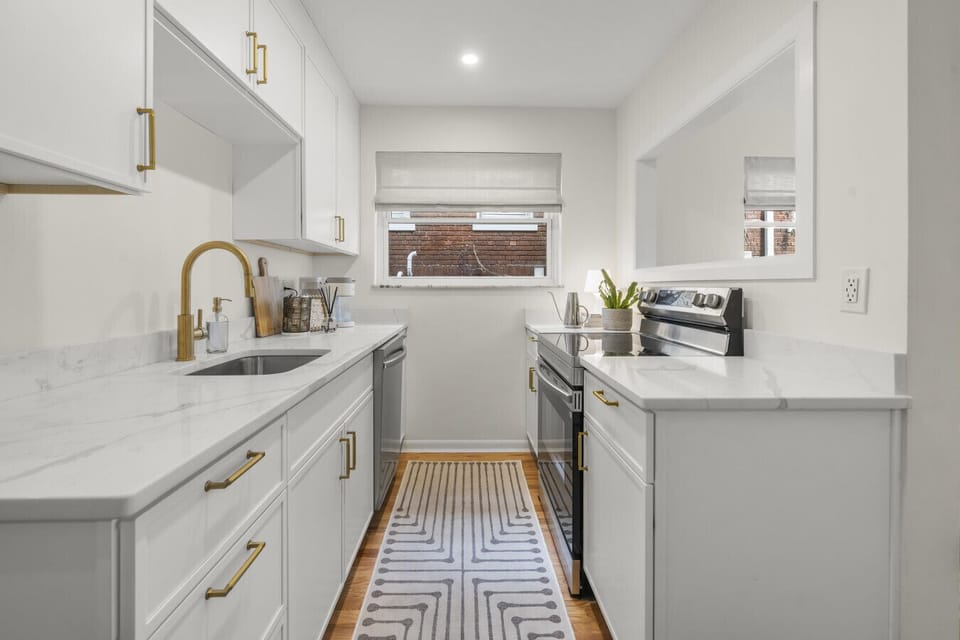 Brand New Kitchen | Fully Stocked