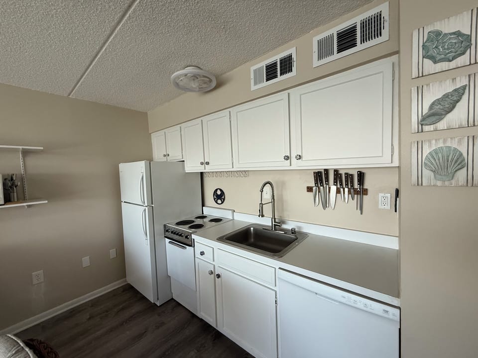 Kitchen has everything you need! 