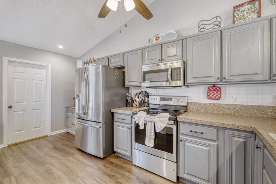 Chef-ready fully equipped kitchen