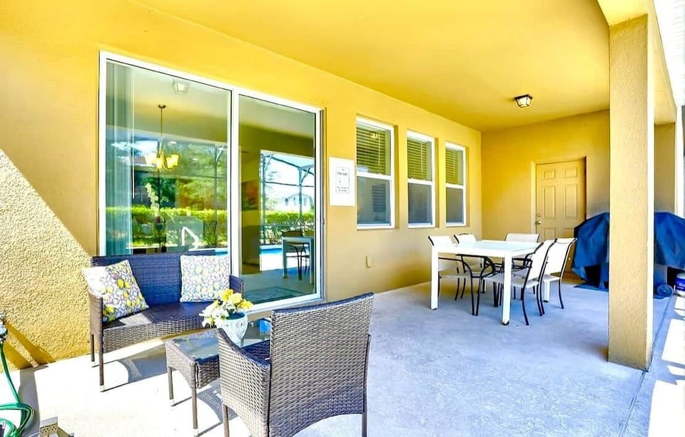 Amazing covered lanai
