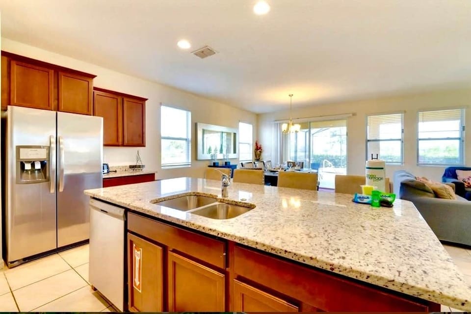 Fully equipped kitchen