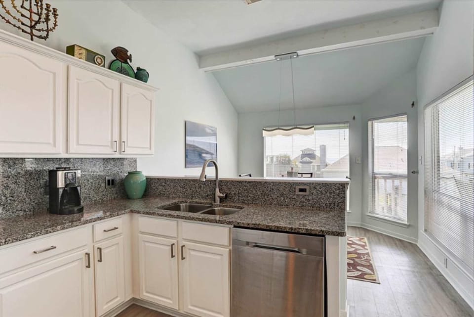 Bright, functional kitchen with everything you need