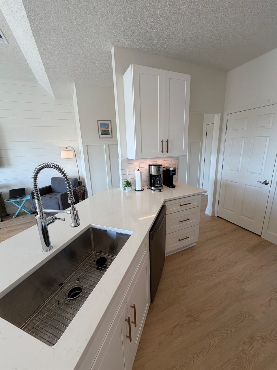 Brand new oversized kitchen sink and custom quartz countertops!